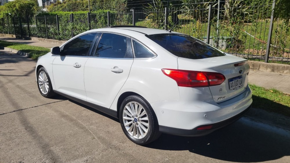 Ford Focus Titanium — foto 5